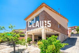 Casa a Canet de Mar. Casa con vistas al mar en venta en canet de mar