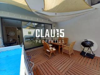 Casa a Calella. Casa céntrica en venta a un minuto de la playa en calella