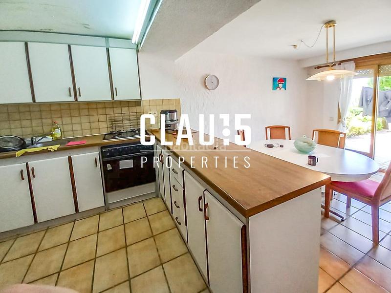 Foto 1670081d-ba45-477a-8dfc-ac8e0ec7e2a8. Casa amb aparcament a Pinemar Pineda de Mar