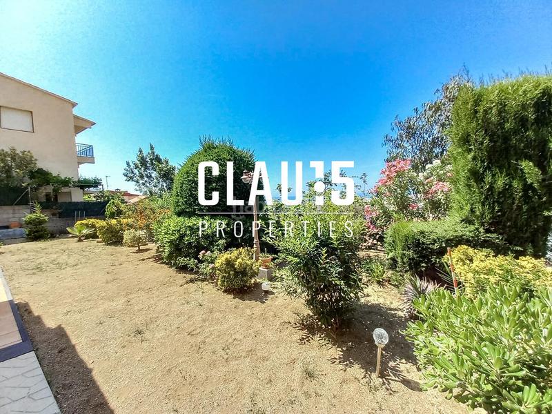 Foto 17aa346c-7f7e-4a26-95aa-2aeed3b49f0f. Casa amb aparcament a Pinemar Pineda de Mar