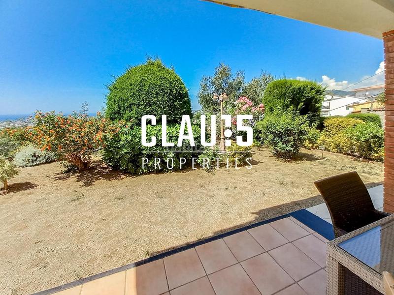 Foto b49d4c09-11d2-4e3d-b6d8-5deeeb6ed2f0. Casa amb aparcament a Pinemar Pineda de Mar