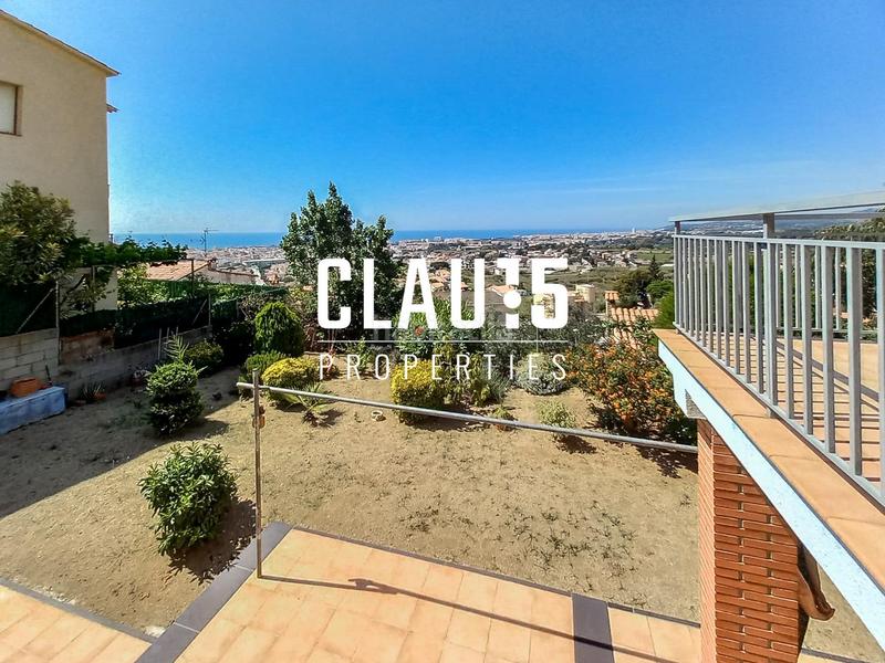 Foto bfc75f48-7017-4574-8c1c-e42b33ae2472. Casa amb aparcament a Pinemar Pineda de Mar