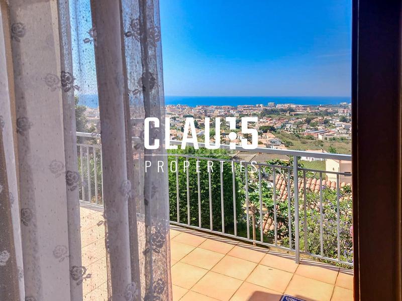 Foto bff9700a-efdd-451d-b09c-3016b45f3240. Casa amb aparcament a Pinemar Pineda de Mar