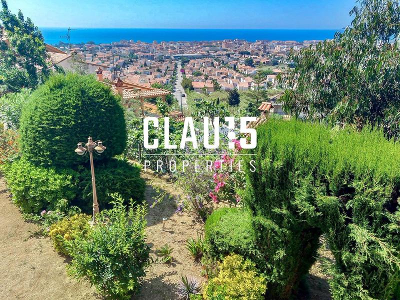 Foto e90f6a43-86f6-4299-9911-20d7d0050e73. Casa amb aparcament a Pinemar Pineda de Mar