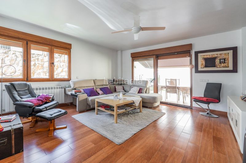 Foto 2e7eb302-1a5a-4720-a084-fe96957f5b81. Xalet amb aparcament a Cobeña