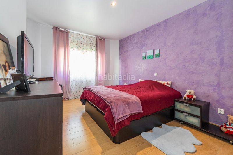 Foto 2f49f3a7-39ff-4972-bc62-6965023008f3. Xalet amb aparcament a Cobeña