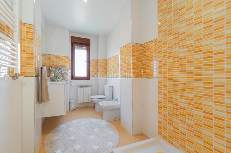 Foto 67f006af-e528-4b15-bdc6-8d6ff2f2f745. Xalet amb aparcament a Cobeña