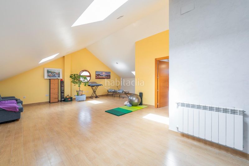 Foto 86ae48e2-441f-4886-a8bb-3d3d682588e4. Xalet amb aparcament a Cobeña