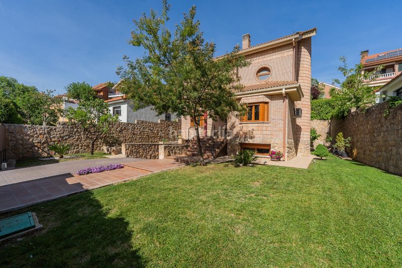 Foto 88bcd8cb-34e0-4b6f-a53f-216a963263b0. Xalet amb aparcament a Cobeña