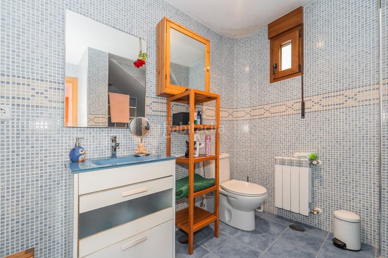 Foto f80b9842-9e1c-419d-af3c-b87a814128e8. Xalet amb aparcament a Cobeña