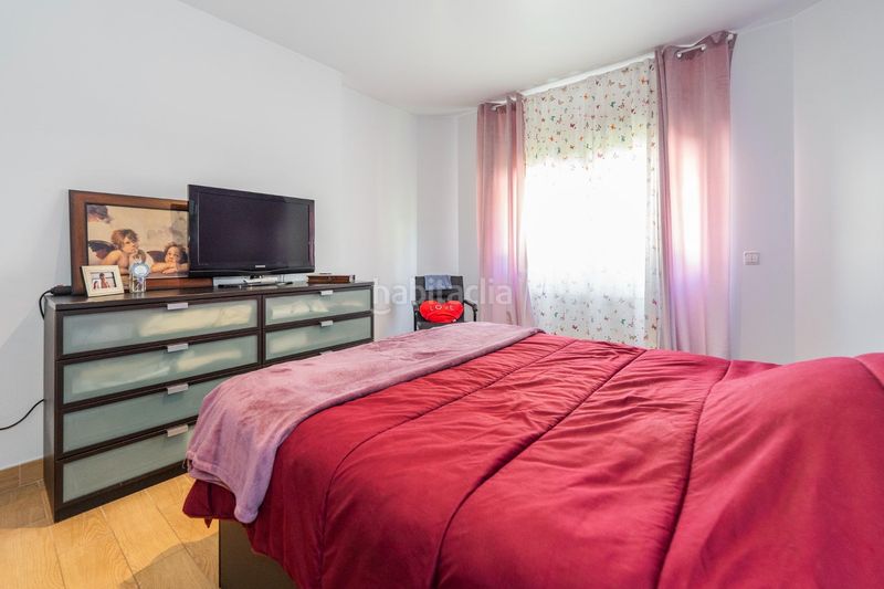 Foto ffa8f58f-1e07-46cc-af59-235d093fe84b. Xalet amb aparcament a Cobeña