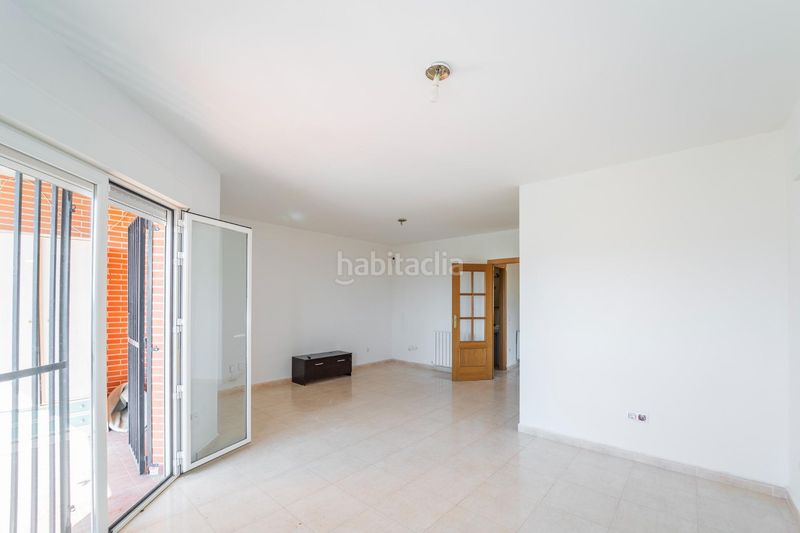 Foto 1a946f9c-045c-4173-a627-a58c9d7ba0c8. Casa aparellada amb aparcament piscina a Cedillo del Condado