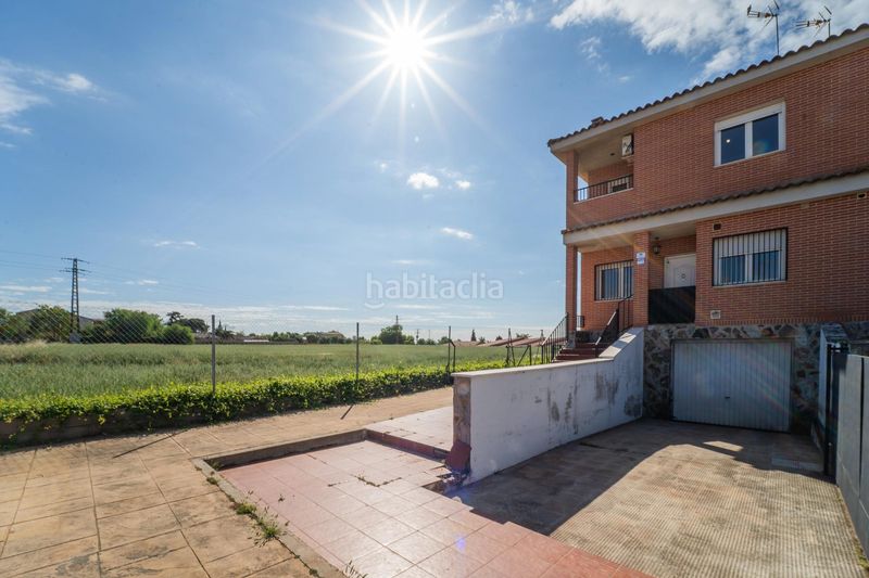 Foto 7340b451-778f-4136-a858-8b3beaf7b59f. Casa aparellada amb aparcament piscina a Cedillo del Condado