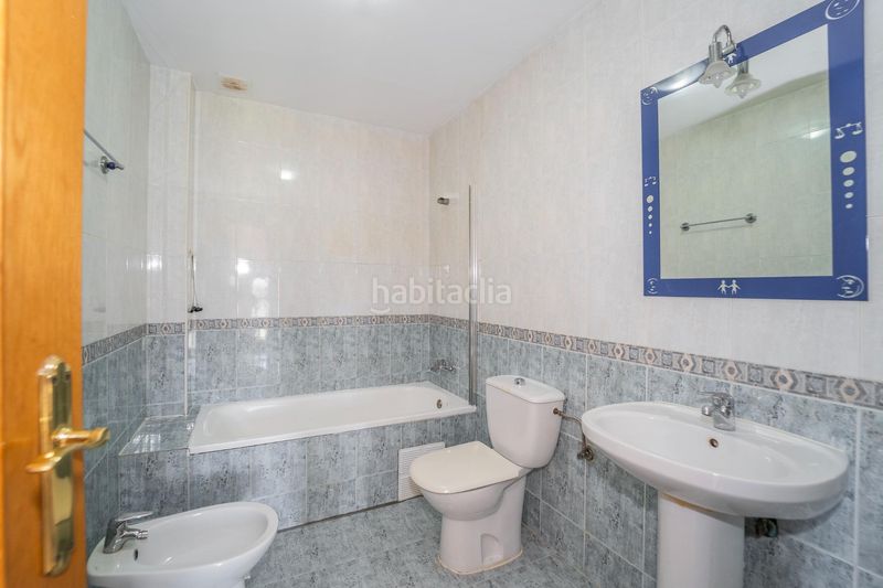 Foto 92aa30b7-b099-4a55-ac52-eb98421dc68c. Casa aparellada amb aparcament piscina a Cedillo del Condado