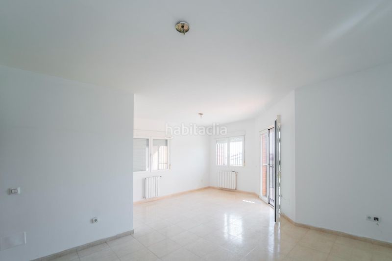 Foto aef2b890-f3aa-472b-a047-4654eb01b206. Casa aparellada amb aparcament piscina a Cedillo del Condado