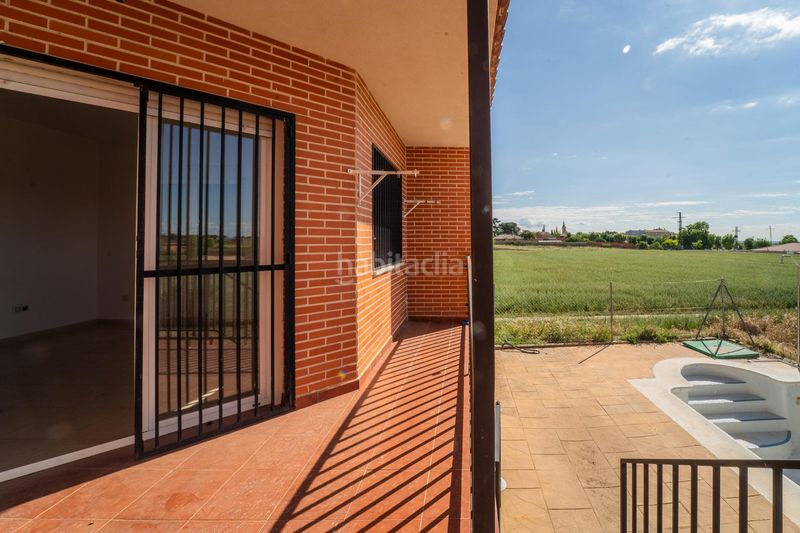 Foto e157c882-2700-405f-af0d-d5072a6fd5da. Casa aparellada amb aparcament piscina a Cedillo del Condado
