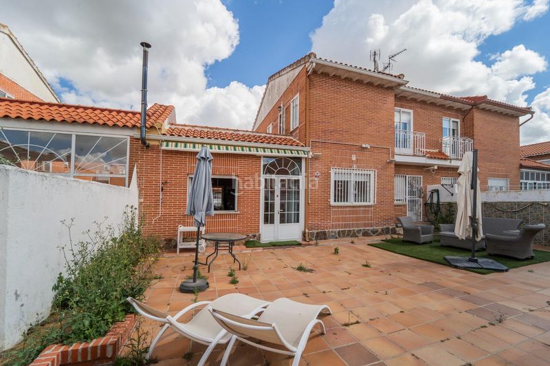 Foto 1da1ebfb-2862-450b-a7b5-9d992eebd26f. Casa aparellada amb aparcament a Cedillo del Condado