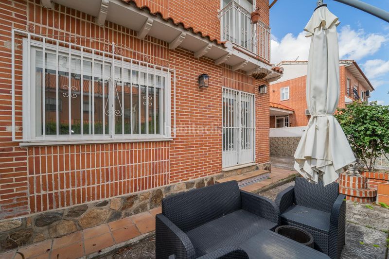 Foto 939854c8-4848-419a-af85-bd34943db8ab. Casa aparellada amb aparcament a Cedillo del Condado