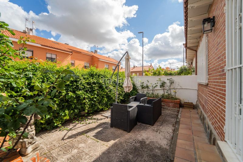 Foto aa9db337-2af8-40a5-bf65-2d97388c345c. Casa aparellada amb aparcament a Cedillo del Condado