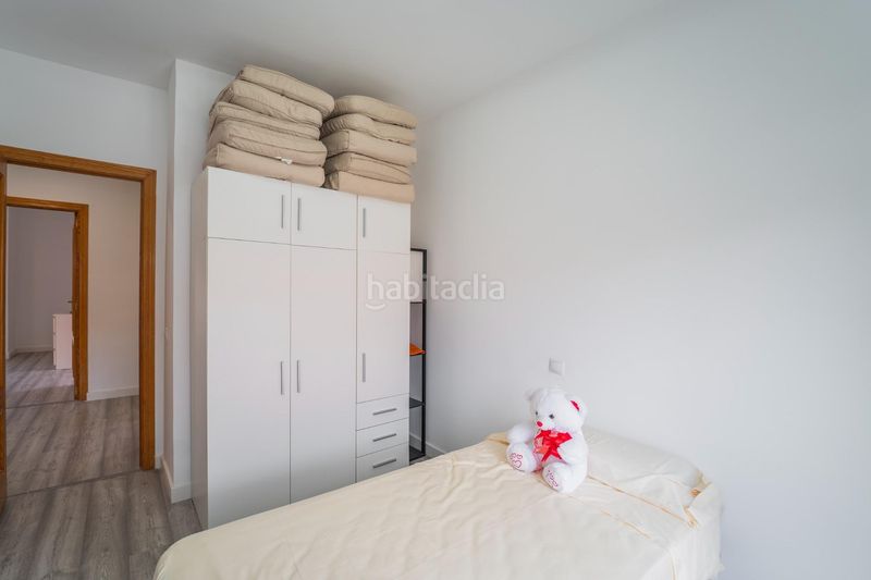 Foto b8a8d94d-1878-4316-8e9c-357c2d832a68. Casa aparellada amb aparcament a Cedillo del Condado