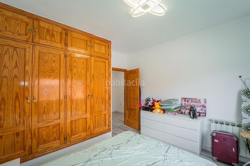 Foto be6d5f23-9ebc-4efd-acee-66f84a889d86. Casa aparellada amb aparcament a Cedillo del Condado