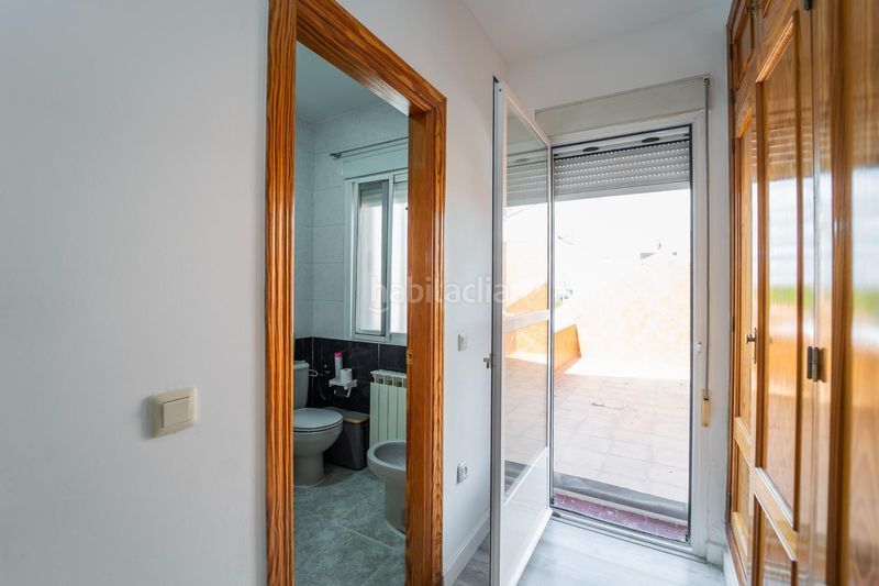 Foto da40df0e-d79d-46da-811d-53628c7ac46e. Casa aparellada amb aparcament a Cedillo del Condado