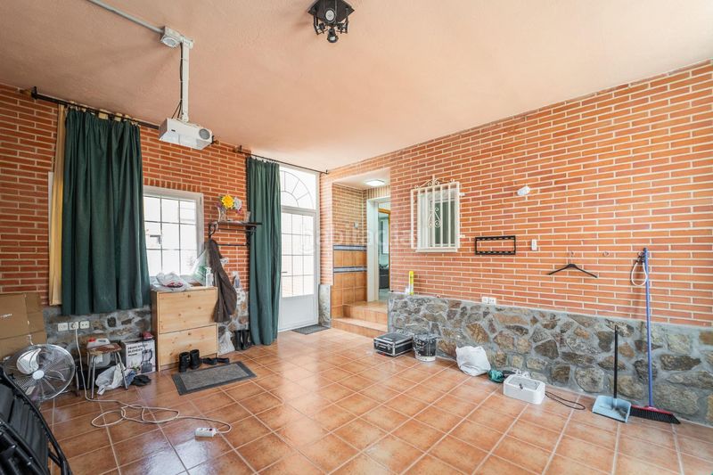 Foto e8dcf27d-0b56-48f0-bbaf-b5d1374aaab4. Casa aparellada amb aparcament a Cedillo del Condado