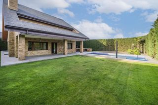 Chalet  Pasaje monte umbria (ur ciudal). Chale independiente en ciudalgolf