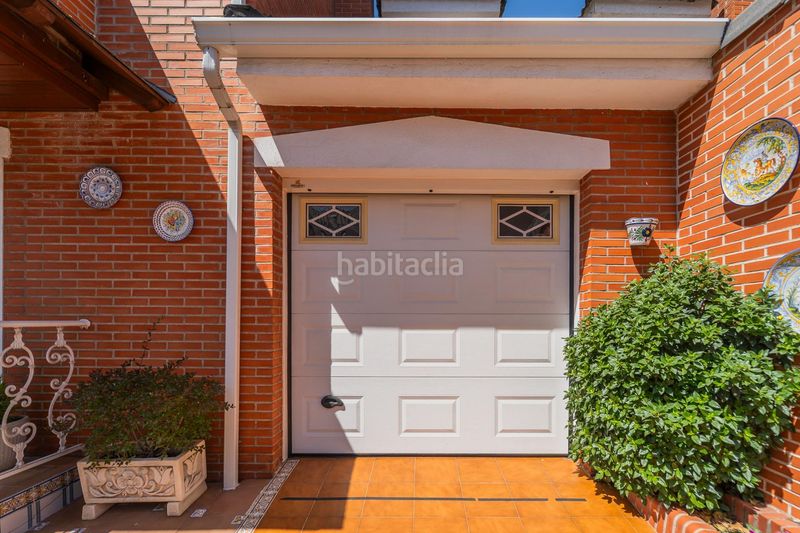 Foto 62c59bb3-e99a-42d1-bb30-55d53b5252a0. Casa adossada amb calefacció aparcament a Las Américas Parla