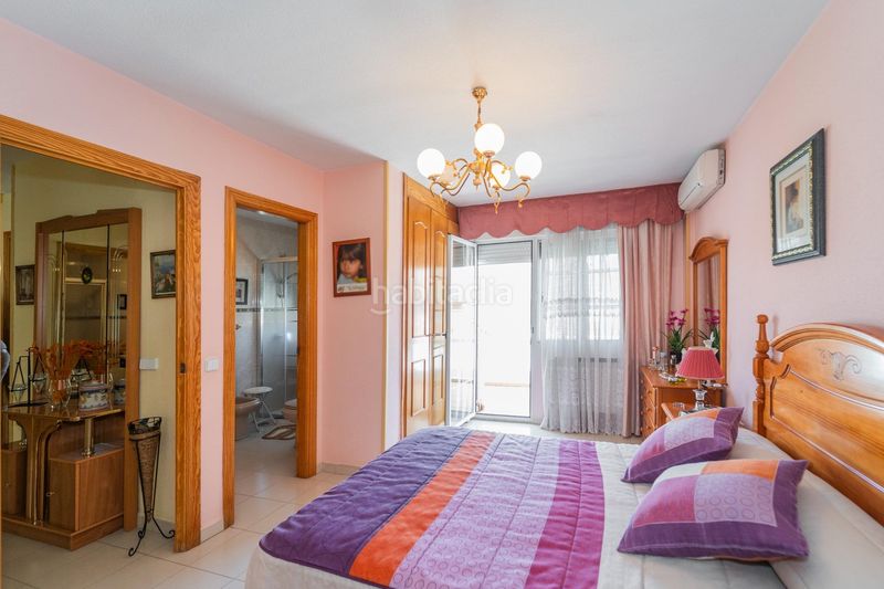 Foto a410980c-663e-4ac5-9e06-d432ff3e7443. Casa adossada amb calefacció aparcament a Las Américas Parla