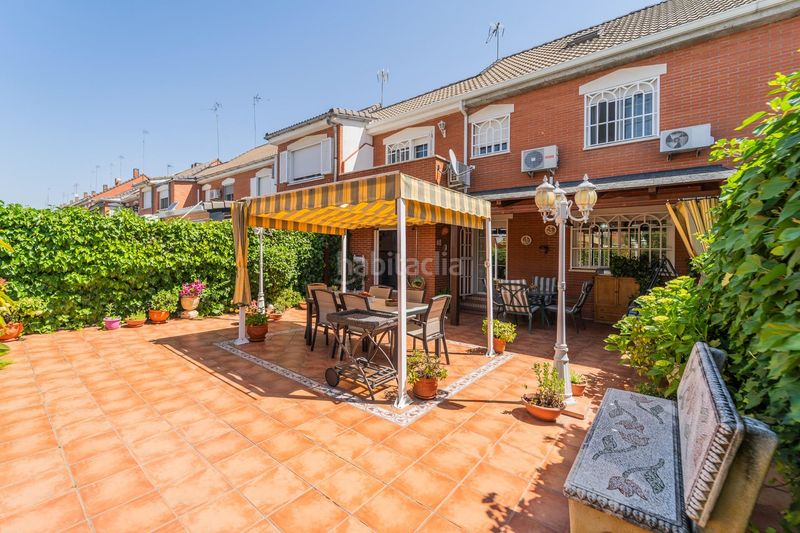 Foto d6318935-db3f-4d8c-83ae-f9ca13344ccc. Casa adossada amb calefacció aparcament a Las Américas Parla