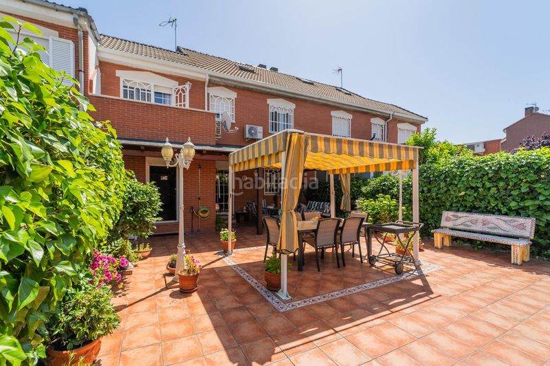 Foto d7608f40-dd5c-46b5-8fb7-5b85f660db1e. Casa adossada amb calefacció aparcament a Las Américas Parla