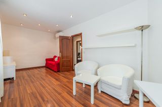 Flat  Calle jeronimo de la quintana. Piso a reformar en el barrio de chamber�
