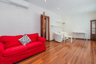 Flat  Calle jeronimo de la quintana. Piso a reformar en el barrio de chamber�