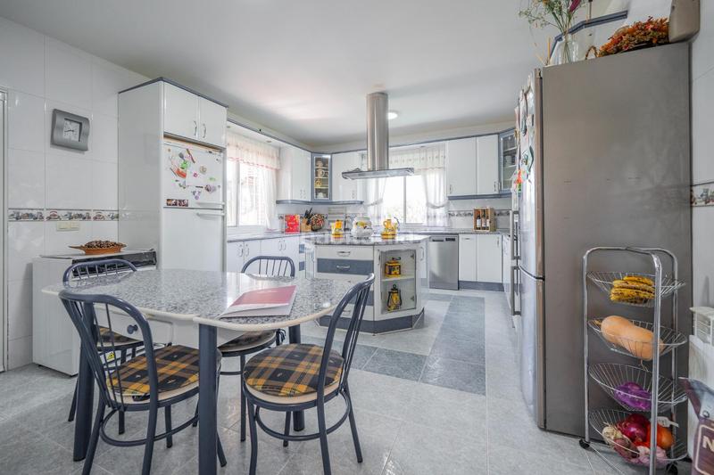 Foto 1dce12fa-241c-4e50-bec3-fa287933b9e2. Chalet avec chauffage parking piscine dans Galápagos