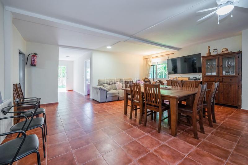 Foto 28bbef59-fd31-43a1-8016-fba8bb70ea65. Chalet avec chauffage parking piscine dans Galápagos