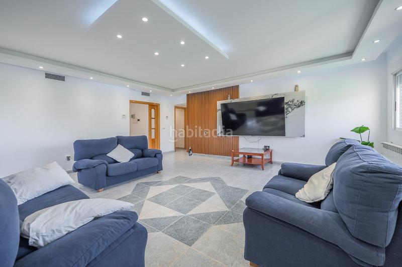 Foto 81b6d788-1313-4a4f-abe9-e671ba77aa4c. Chalet avec chauffage parking piscine dans Galápagos