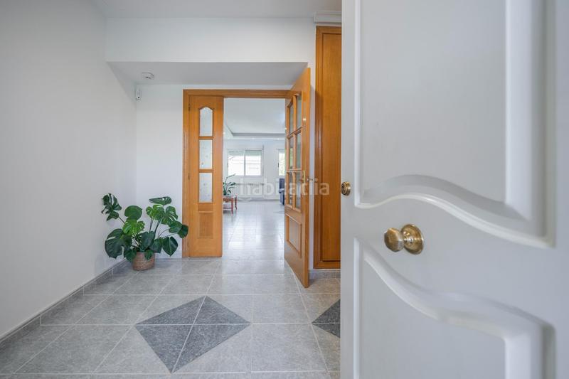 Foto 84da58c3-5b27-4903-950e-e3fac68ca4a9. Chalet avec chauffage parking piscine dans Galápagos