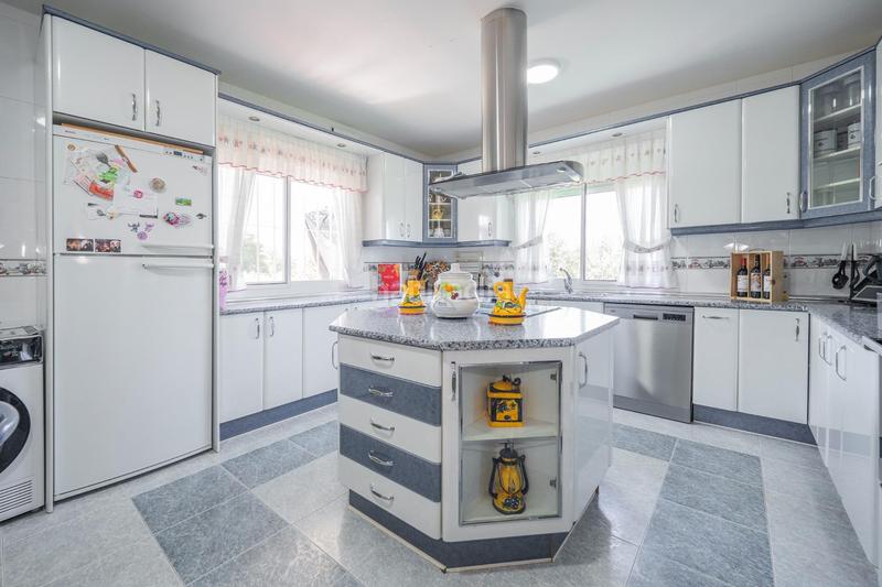 Foto bc587d11-46fc-4722-92c0-ebdbb3d9b635. Chalet avec chauffage parking piscine dans Galápagos