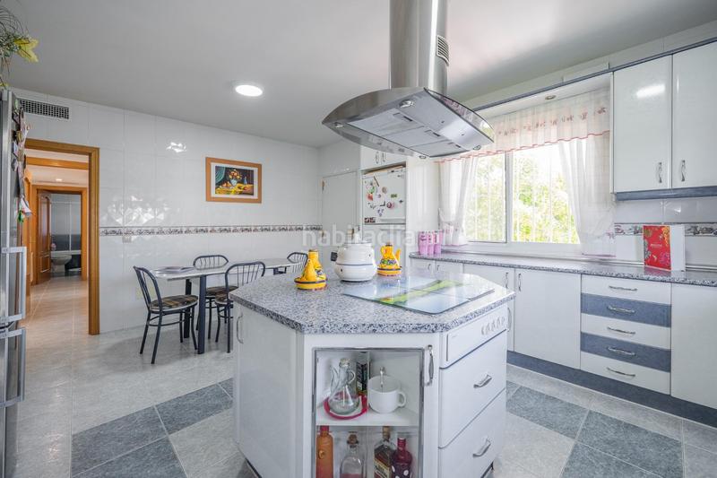 Foto dcb73fa2-77ca-4b40-8e4b-9c2ef2ea9039. Chalet avec chauffage parking piscine dans Galápagos