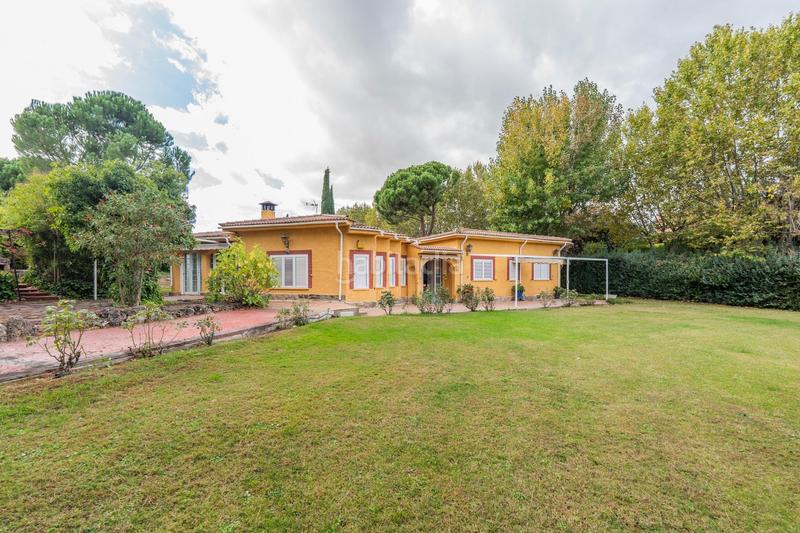 Foto 73fe4437-7402-4e8d-a204-305bba38c622. Casa con riscaldamento parcheggio piscina in Fuente del Fresno