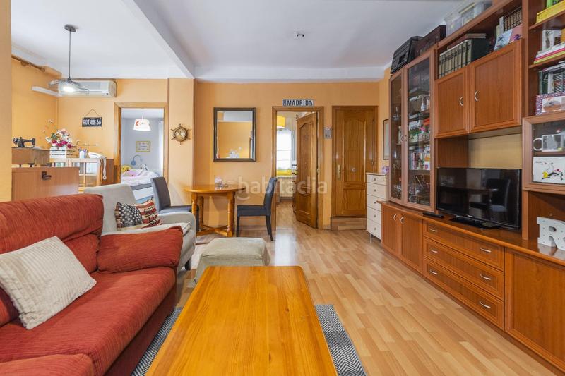 Foto 4c51e255-89e4-4bbb-8dc4-41fe5cd40b62. Flat with heating in Lucero Madrid