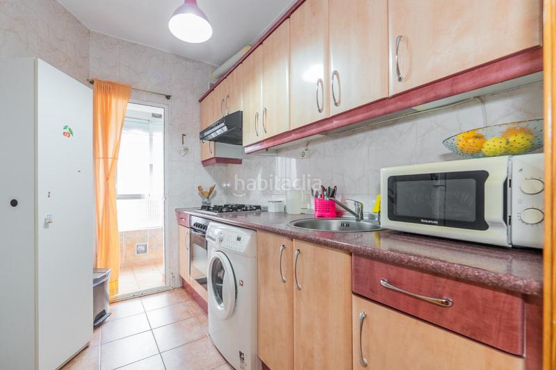 Foto a12b2584-344e-471b-90a5-f3c879c63b67. Flat with heating in Lucero Madrid