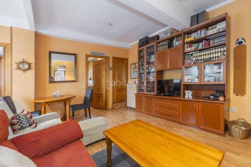 Foto b597fc4f-d0c9-4e83-ac89-b49f51e59615. Flat with heating in Lucero Madrid