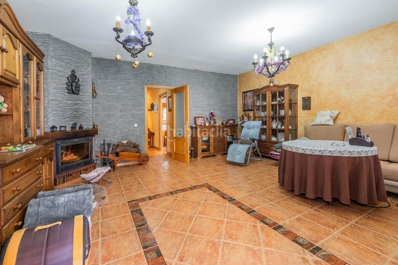 Foto 4a97d26f-7f0a-4317-803c-5a5b114b9b1c. Casa aparellada amb calefacció aparcament piscina a Seseña