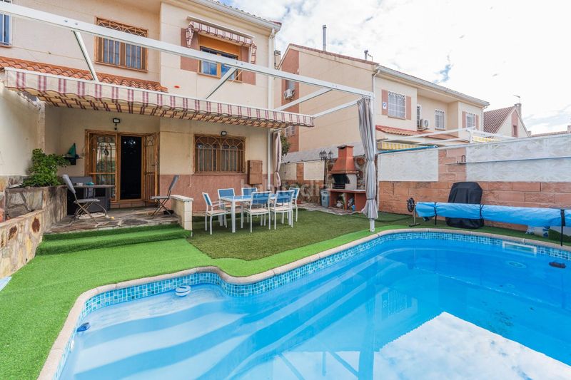 Foto 74eb2598-31e0-4a80-835b-dc8cd403a086. Casa aparellada amb calefacció aparcament piscina a Seseña