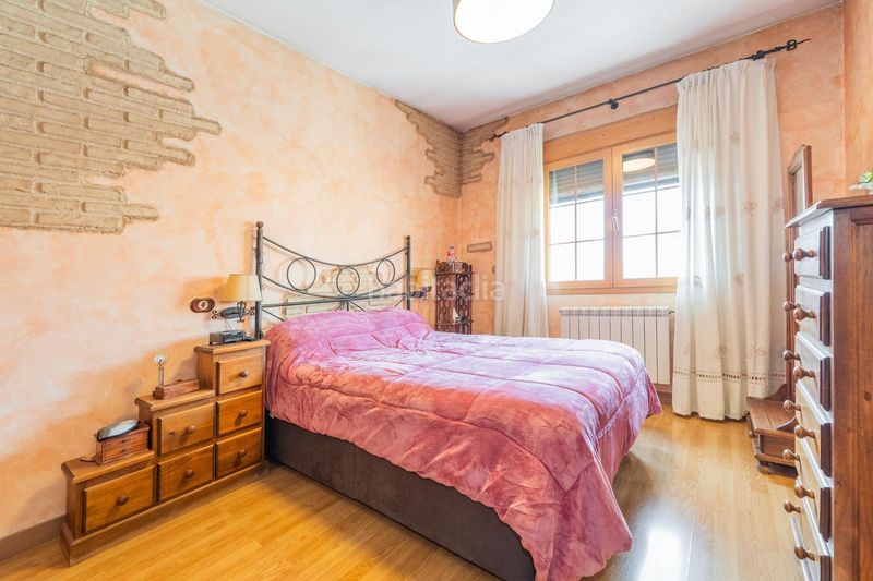 Foto 75a095f7-cd83-49c4-a214-91d0f4bf4e60. Casa aparellada amb calefacció aparcament piscina a Seseña