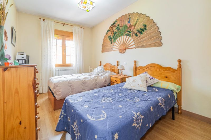 Foto a6a526f6-9222-4fa4-a610-8c6ea9efcfce. Casa aparellada amb calefacció aparcament piscina a Seseña