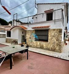 Casa aparellada  Doctor casals. Santa cristina darocasa