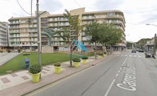 Aparcament cotxe a Juli garreta. Platja darogaraje